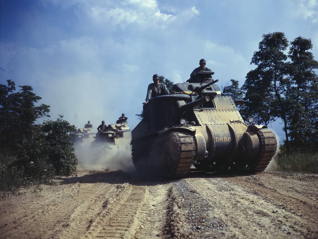 Life at Fort Knox in 1942 - 19. The convoy moving at speed.