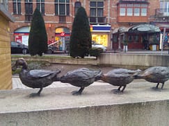 The World’s Most Bizarre and WTF Statues - 29 Pictures The-Worlds-Most-Bizarre-and-WTF-Statues-0018