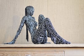 Stunning Wire Sculptures Capture The Movement Of The Human Body wire-sculptures-richard-stainthorp-4