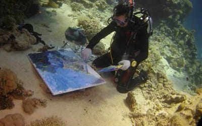 Guinness World Record Breaker Alexander Belozor Paints Underwater