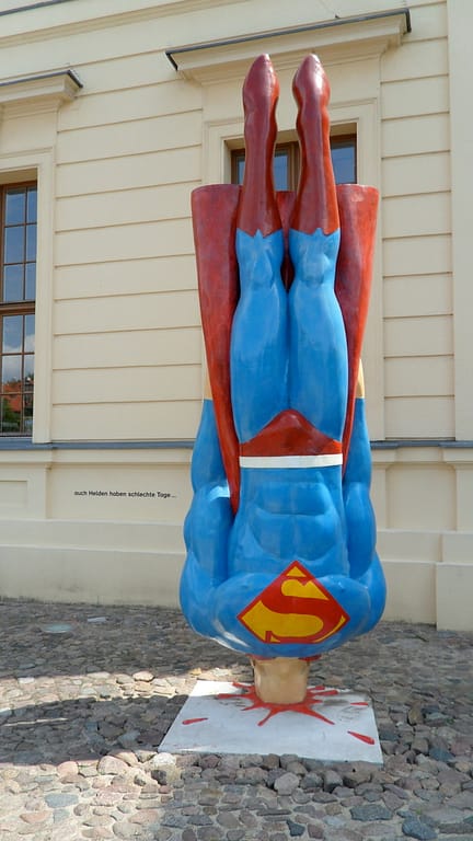 The-Worlds-Most-Bizarre-and-WTF-Statues-0013