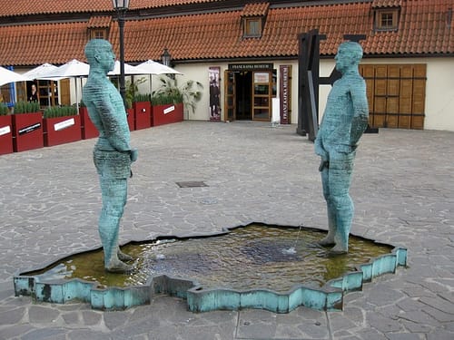 The-Worlds-Most-Bizarre-and-WTF-Statues-0016