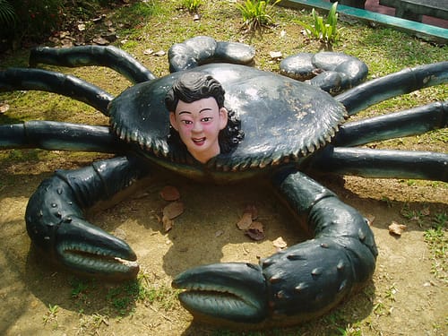 The-Worlds-Most-Bizarre-and-WTF-Statues-0027