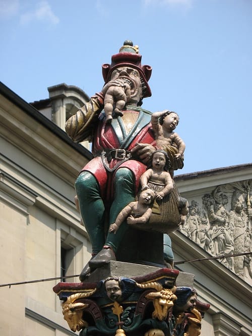 The-Worlds-Most-Bizarre-and-WTF-Statues-0021