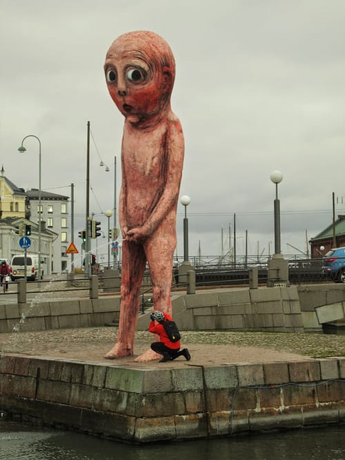 The-Worlds-Most-Bizarre-and-WTF-Statues-0023