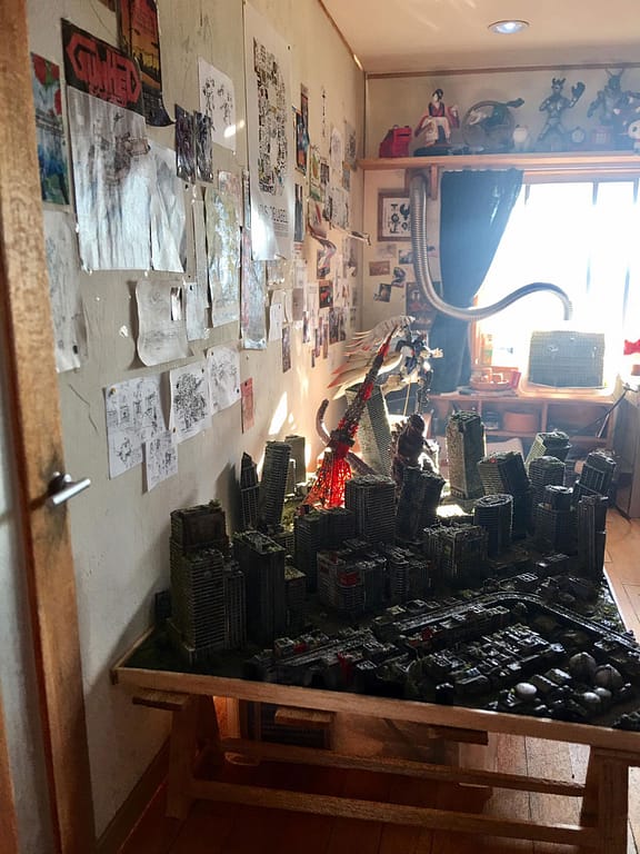 ARTIST MAKES MINIATURE MODEL OF HIS ROOM 19