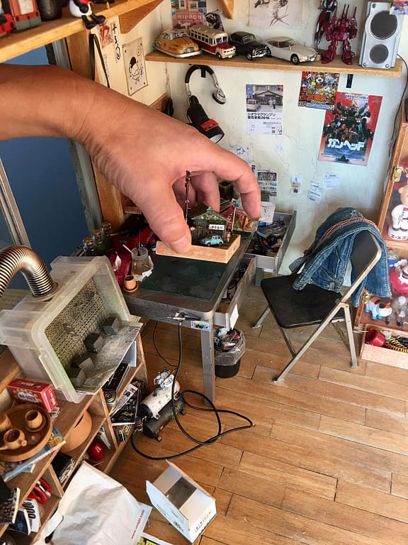 ARTIST MAKES MINIATURE MODEL OF HIS ROOM 4