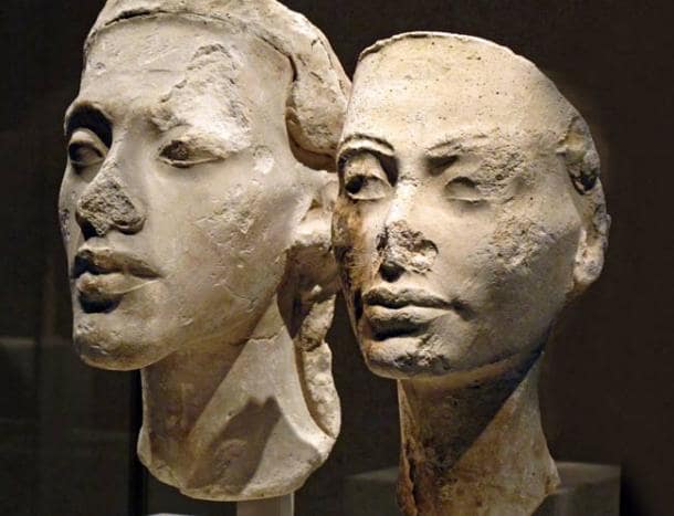 Busts-of-Akhenaten-and-Nefertiti