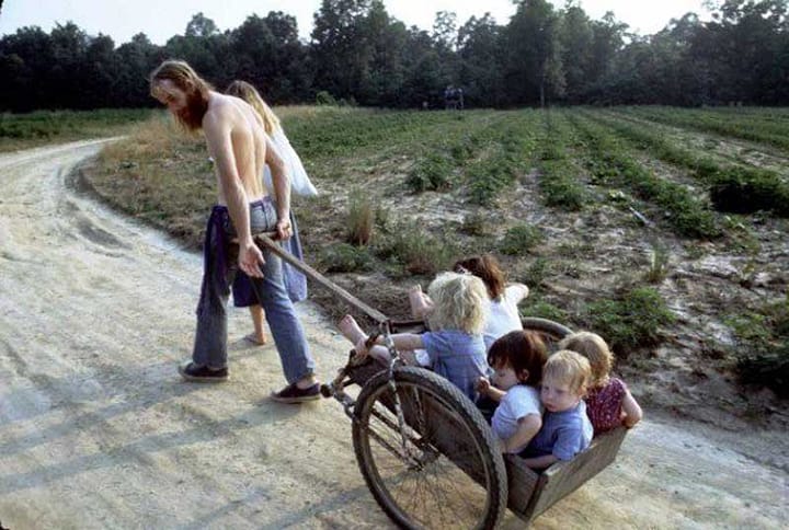 hippie-commune-the-farm-wheelbarrow