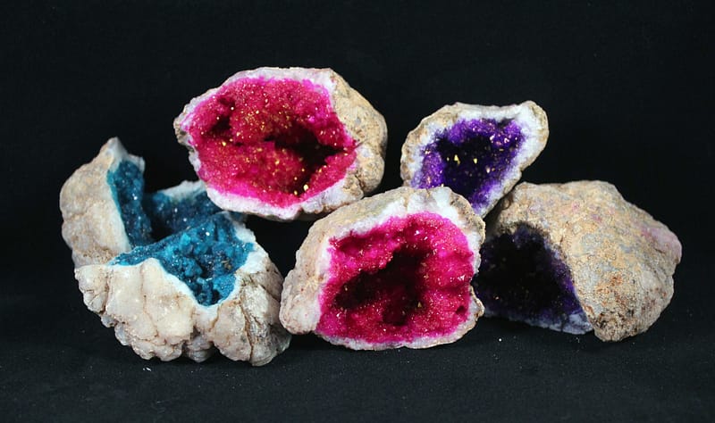  Geodes, crystals, minerals