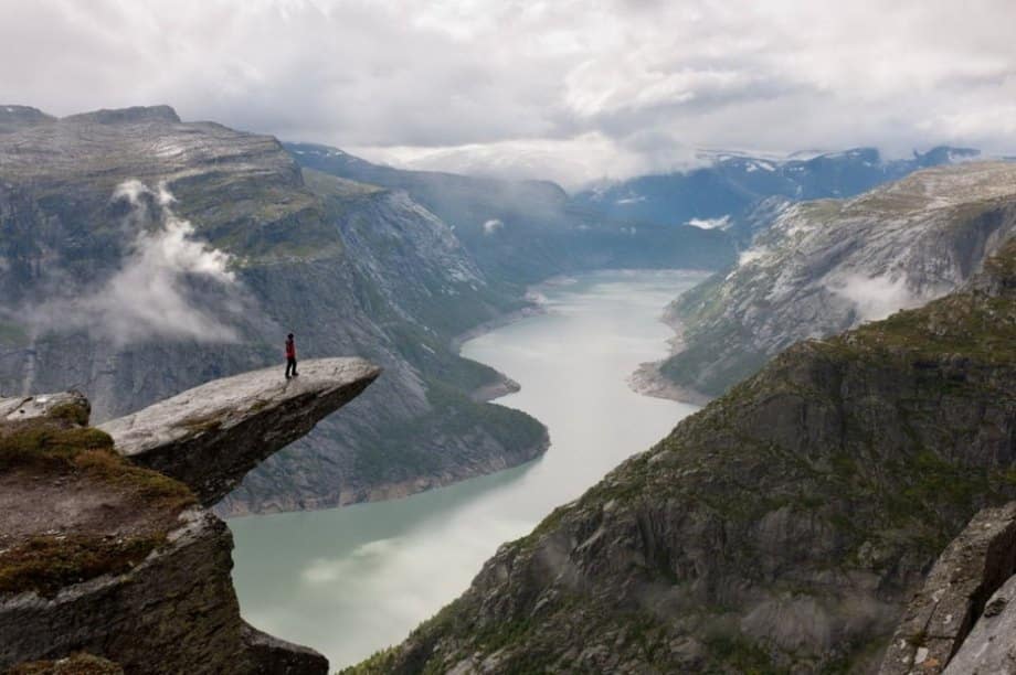 24 of the most creepy places on the planet to look down (56 HQ Photos) Trolltunga Cliff in Norway